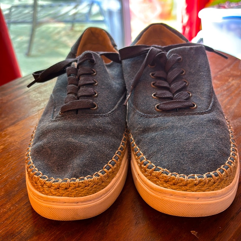 UGG ladies sneaker type, Shoes size 9